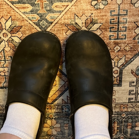 Black leather Dansko clogs - Picture 5 of 7
